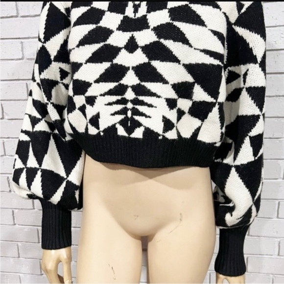 Farm Rio Women’s Heart Deco Knit Sweater - Picture 3 of 6